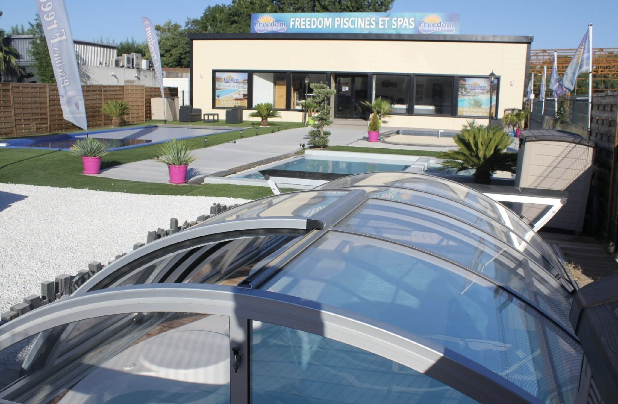 Choisir une piscine à coque durable avec freedom piscines montpellier