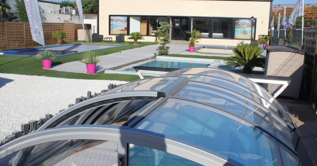 Choisir une piscine a coque durable avec freedom piscines montpellier featured